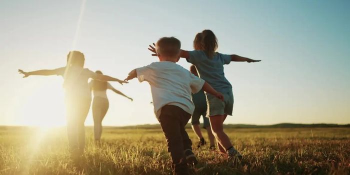 Campanha “Cartão Vermelho ao Trabalho Infantil” mobiliza sociedade durante a Copa do Mundo e alerta para os mais de 1,6 milhão de crianças e adolescentes em situação de trabalho infantil no Brasil.
