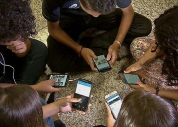 ECA Digital fortalece a proteção de crianças e adolescentes na internet com novas regras para plataformas e maior segurança digital.