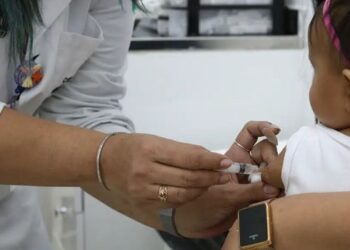 Unicef e OMS apontam melhora na vacinação infantil, mas 13,5 milhões de bebês ainda não receberam nenhuma dose de vacina em 2025.