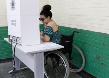 Programa Seu Voto Importa oferecerá transporte gratuito para eleitores com mobilidade reduzida e moradores de áreas isoladas nas eleições de 2026.