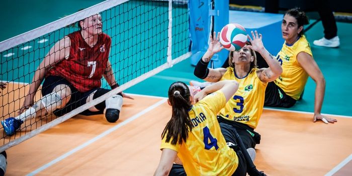 Brasil conquista a medalha de prata no Mundial de Vôlei Sentado feminino e assegura vaga na Paralimpíada de Los Angeles 2028.