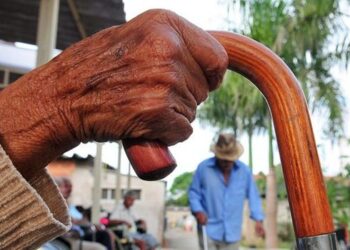 PLN 23/2026 autoriza crédito suplementar de R$ 185,5 bilhões para Previdência, Bolsa Família e outros benefícios sociais.