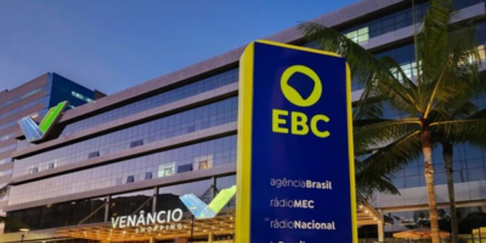 A EBC informou que adequou seus canais institucionais às regras do defeso eleitoral e afirmou que a medida não compromete a atividade jornalística nem a comunicação pública.
