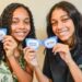 Dia da Saúde Ocular destaca prevenção de doenças nos olhos. Vitória já realizou mais de 14 mil consultas e entregou mais de 3 mil óculos a estudantes.