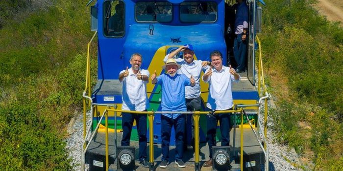 Lula anuncia R$ 600 milhões para a Transnordestina, entrega 101 km de ferrovia no Ceará e reforça plano logístico para o Nordeste.