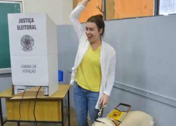 TSE registra recorde de eleitores com deficiência nas eleições de 2026 e amplia em 43% as seções eleitorais acessíveis em todo o país.