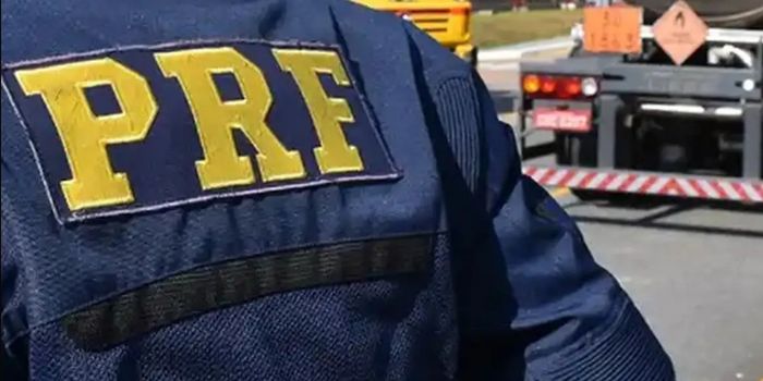 Dois policiais da PRF são denunciados pelo MPF por homicídio qualificado e tentativa de homicídio em operação no Rio de Janeiro.