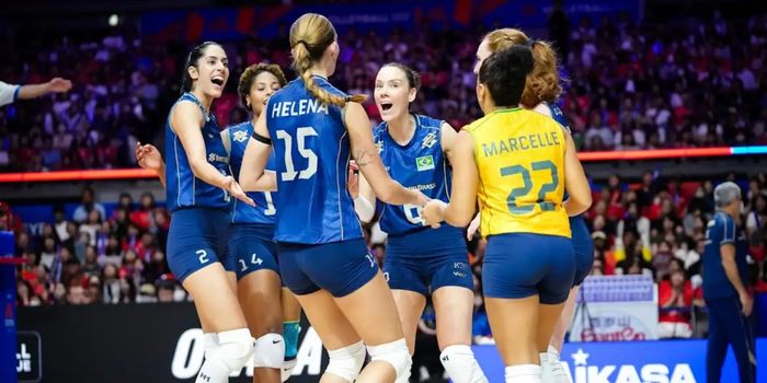 Seleção brasileira feminina vence o Japão em Osaka, mantém a vice-liderança da Liga das Nações e se aproxima da fase final do torneio.