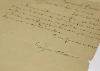 Arquivo Nacional amplia fiscalização para combater a venda ilegal de documentos históricos e recuperar patrimônios públicos brasileiros.
