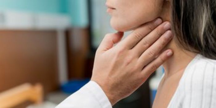 Julho Verde alerta para sinais do câncer de cabeça e pescoço. SUS oferece diagnóstico, tratamento e vacina contra HPV para prevenção.