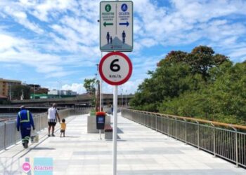 Prefeitura instala 24 placas no Canal de Camburi para organizar a circulação de ciclistas e pedestres e aumentar a segurança no espaço.