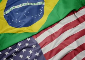 Tarifa adicional dos EUA eleva imposto sobre quase 4 mil produtos brasileiros e amplia impacto nas exportações, segundo levantamento da CNI.