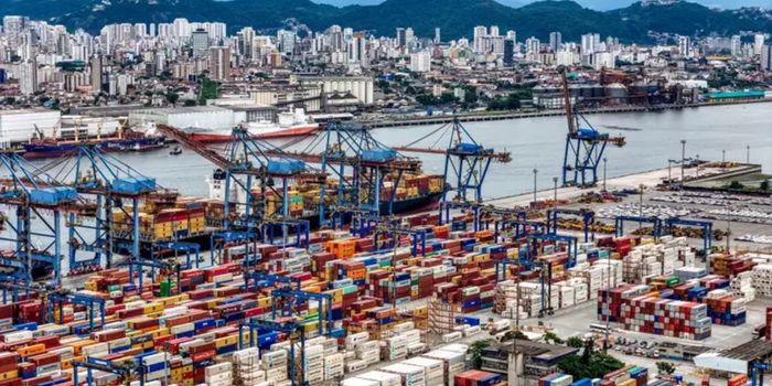 Audiências nos EUA colocam Brasil sob investigação comercial e analisam tarifa de 25% sobre exportações e ações contra trabalho forçado.