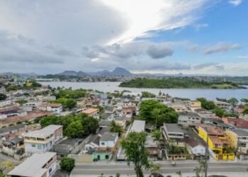 Contribuintes de Vitória podem conseguir até 50% de desconto no IPTU com o IPTU Verde. Programa beneficia imóveis com vegetação nativa preservada e áreas de proteção ambiental.