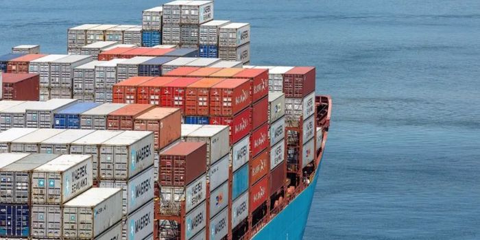 Brasil registra superávit de US$ 6,54 bilhões na balança comercial até a quarta semana de julho, segundo dados oficiais.