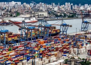 ApexBrasil anuncia investimento de R$ 130 milhões para diversificar exportações e minimizar impactos das tarifas impostas pelos Estados Unidos.
