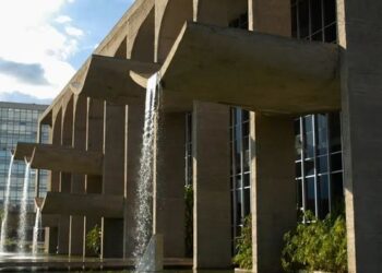 Senacon instaura processo contra a Viagogo e determina que o site informe claramente que atua na revenda de ingressos.