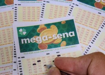 Mega-Sena acumula novamente e prêmio estimado para o próximo concurso chega a R$ 78 milhões. Confira os números sorteados e os ganhadores da quina e quadra.