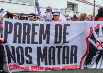 Decreto cria Programa Alerta Mulher Segura para monitorar agressores e ampliar a proteção de vítimas de violência doméstica em todo o Brasil.