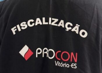 Fiscalização do Procon Vitória identifica cobranças irregulares em bares durante os jogos da Copa do Mundo e aplica autos de infração.