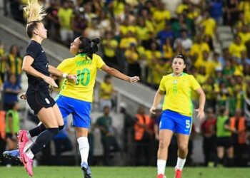 Senado aprova medidas para valorizar mulheres no esporte, reconhecer pioneiras do futebol feminino e criar a Universidade Federal do Esporte.