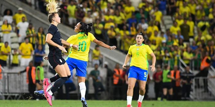 Senado aprova medidas para valorizar mulheres no esporte, reconhecer pioneiras do futebol feminino e criar a Universidade Federal do Esporte.