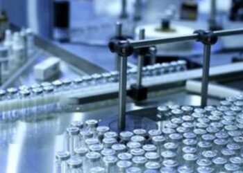 Lei fortalece a produção nacional de medicamentos, vacinas e tecnologias para o SUS, reduzindo a dependência de importações e ampliando a inovação.