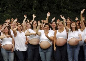 Pesquisa da The Lancet prevê aumento da infertilidade entre mulheres de 35 a 49 anos e alerta para desafios da saúde reprodutiva global.