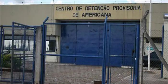 Liminar obriga governo de SP a reduzir superlotação no CDP de Americana e regularizar problemas de segurança e saúde.
