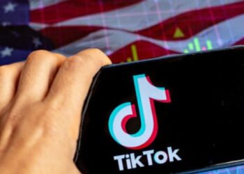 EUA revogam proibição do TikTok em celulares de servidores federais após reorganização da operação da plataforma no país.