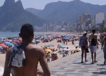 CNDH critica Programa Tolerância Zero, pede suspensão de medidas contra ambulantes e defende gestão participativa das praias do Rio.