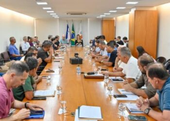 Encontro entre Prefeitura de Vitória e lideranças da Regional 2 debate infraestrutura, mobilidade, limpeza urbana e projetos para os bairros.