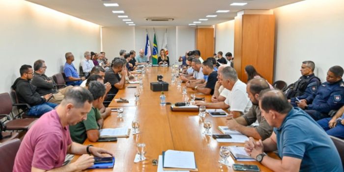Encontro entre Prefeitura de Vitória e lideranças da Regional 2 debate infraestrutura, mobilidade, limpeza urbana e projetos para os bairros.