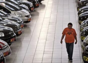 Brasil registra melhor primeiro semestre na produção de veículos desde 2019, com alta de 8,8%, e Anfavea eleva projeção para 2026.