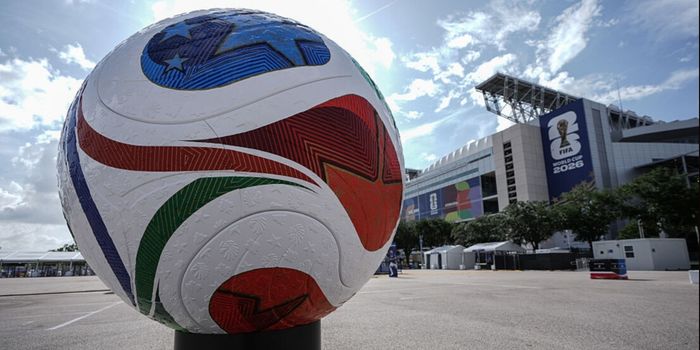 Wilton Pereira Sampaio entra no radar da FIFA para apitar jogos decisivos da Copa do Mundo 2026 após sequência de atuações bem avaliadas.