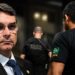 Flávio Bolsonaro diz que não quer agentes da PF em sua campanha e promete fortalecer a autonomia da corporação se for eleito presidente.