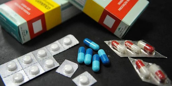 Procon-SP aponta variação de até 2.433% no preço de medicamentos genéricos em farmácias de São Paulo e orienta consumidores a pesquisar.