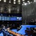 Projeto aprovado pelo Senado endurece penas para violência sexual digital contra menores e inclui uso de IA, deepfake e anonimização como agravantes.