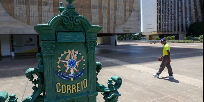 TCU alerta governo sobre custo de R$ 4,6 bilhões da universalização dos Correios e aponta risco fiscal para a União.