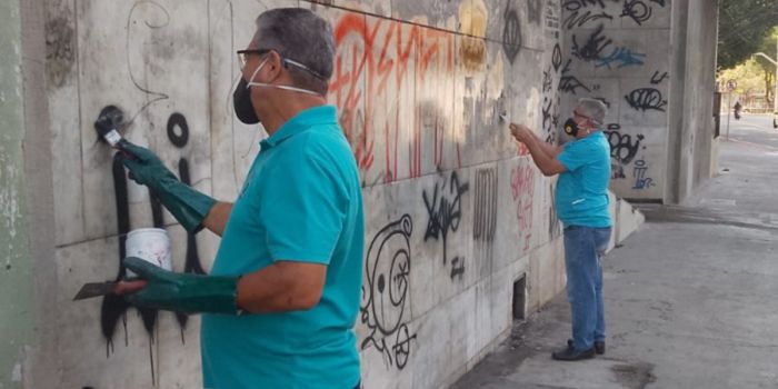 Vitória intensifica combate às pichações no Centro, remove mais de 100 marcas de vandalismo e amplia ações de preservação urbana.