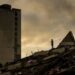 Número de mortos após os terremotos na Venezuela sobe para 2.954. País registra mais de 16 mil feridos, milhares de desabrigados e mantém operação de resgate com apoio internacional.