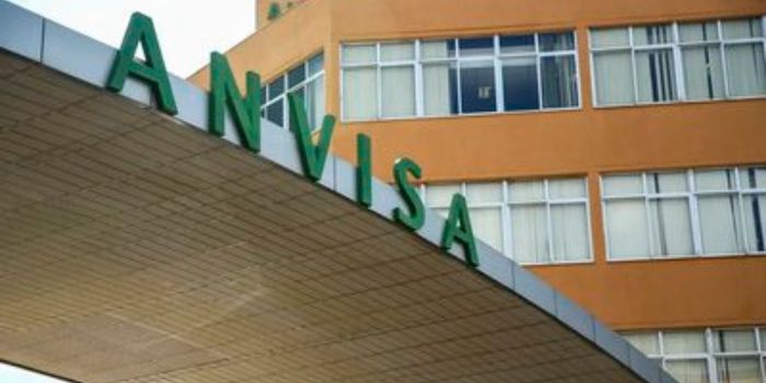 Anvisa recolhe lotes de água mineral e proíbe comercialização de energético
