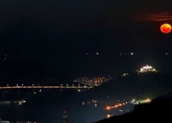 Evento Lua Cheia no Parque da Fonte Grande reuniu público no Mirante da Cidade, em Vitória, e destacou o uso do espaço revitalizado para lazer, turismo e contato com a natureza.