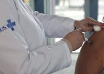 Vacina contra o VSR aplicada em gestantes reduz em 52,5% os casos graves de bronquiolite em bebês menores de seis meses.