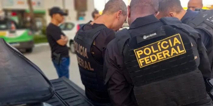 Polícia Federal cumpre mandados contra contraventor, ex-presidente da Alerj, pastor e ex-deputado em nova fase da Operação Unha e Carne, que investiga lavagem de dinheiro e ligações com o jogo do bicho no Rio.