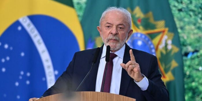 Lula afirma que Brasil continuará negociando com os EUA, defenderá a reciprocidade e aposta no Programa Brasil Soberano para fortalecer a economia.