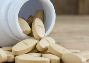 Anvisa suspende os suplementos Fenogrego e Cúrcuma Plus, da Alivemed, e determina recolhimento após apontar irregularidades sanitárias.