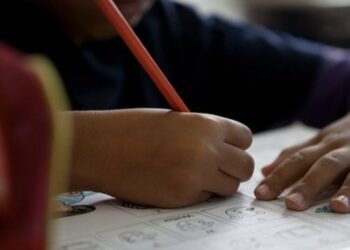 Primeiro semestre de 2026 teve avanços na educação com aprovação do novo PNE, expansão das universidades e valorização dos professores.