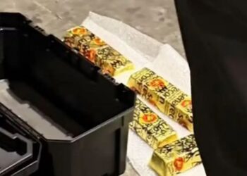 Polícia da Bolívia apreende 189,5 kg de ouro em jatinho ligado a empresário brasileiro. Grupo Dallas nega envolvimento e diz colaborar com as investigações.