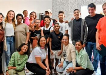 Programa Casa Feliz e Segura entrega moradia definitiva a beneficiário que superou a situação de rua com apoio da Prefeitura de Vitória.